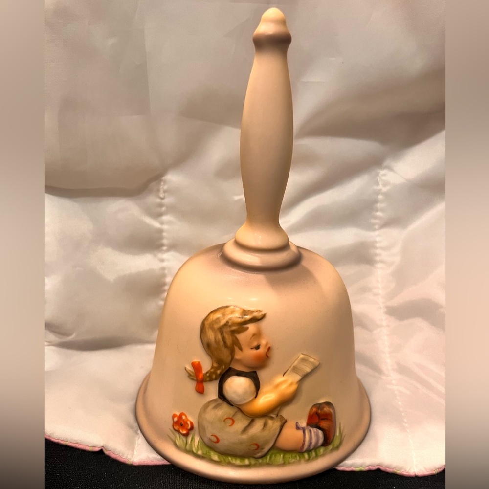 1985 Hummel Goebel Annual Bell